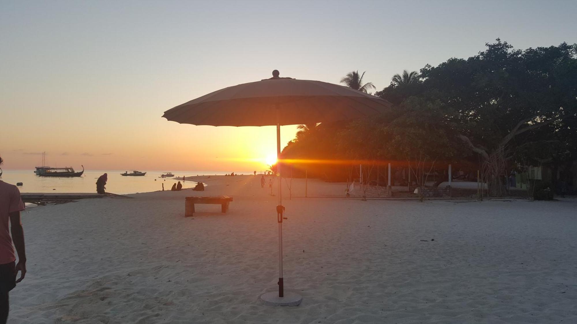 Kinan Retreat Hotel Fulidhoo Exterior photo