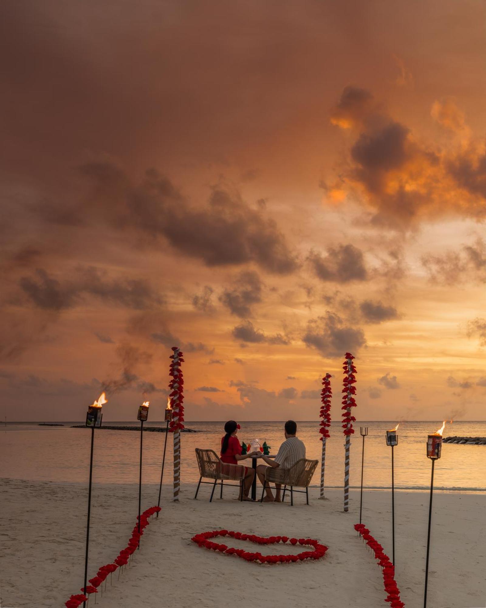 Kinan Retreat Hotel Fulidhoo Exterior photo