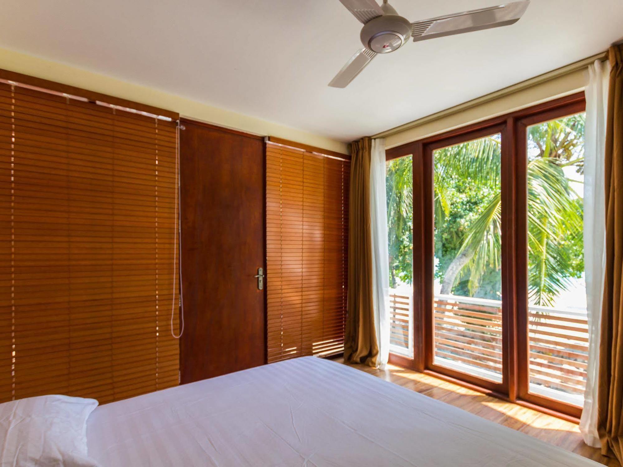 Kinan Retreat Hotel Fulidhoo Exterior photo