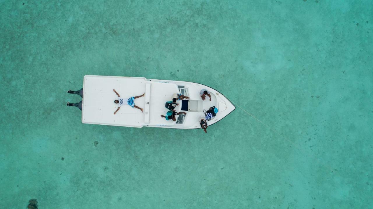 Kinan Retreat Hotel Fulidhoo Exterior photo